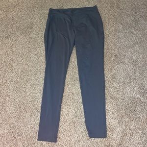 grey patagonia leggings!